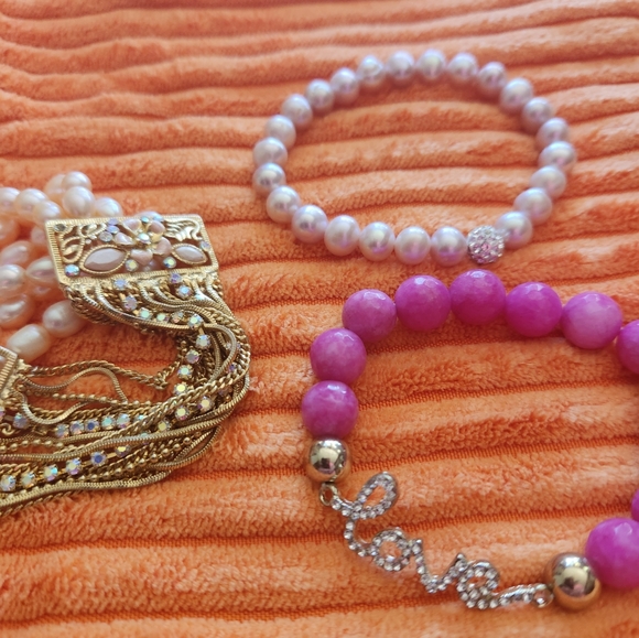 3 Bracelets - Pearls and Crystals - Pinkish - Picture 6 of 16